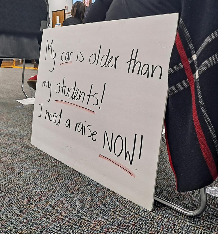 The sign was only one of the many
signs that teachers raised in the air
during their protest on March 14.
The protest was held in response to
SUHSD’s initial 2% temporary pay
raise.