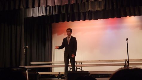 Speech and Debate treasurer Tai Cassel Engen gives a speech on Oregons decriminalization of drugs during a showcase. The showcase took place at Bonita Vista Highs Bolles Theater on Apr. 18.
