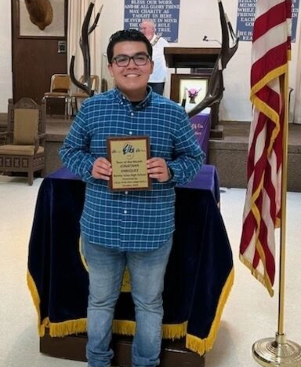 BVH student Jonathan Enriquez receives Elks Lodge scholarship the